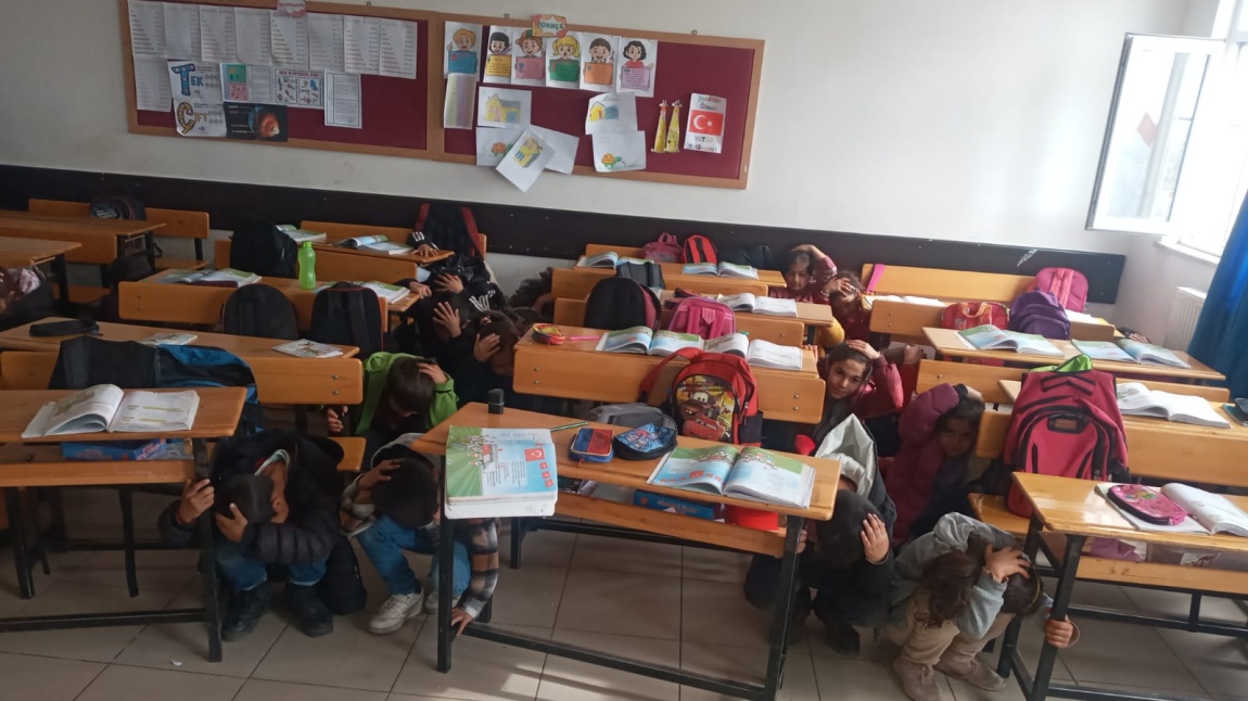 Okulumuzda 'Deprem Anı ve Tahliye Tatbikatı